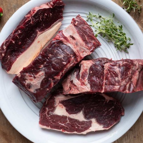 Stor- köttlåda, ca: 27 - 30kg  Pris:245 kr/kg